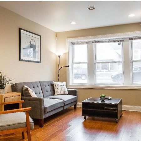 Entire Modern 2 Bedroom Apartment Chicago Exterior foto